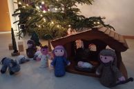 Die Krippenfiguten stehn unter dem Tannenbaum