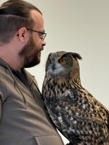 Uhu Fey besucht unsere schlauen Eulen 🦉